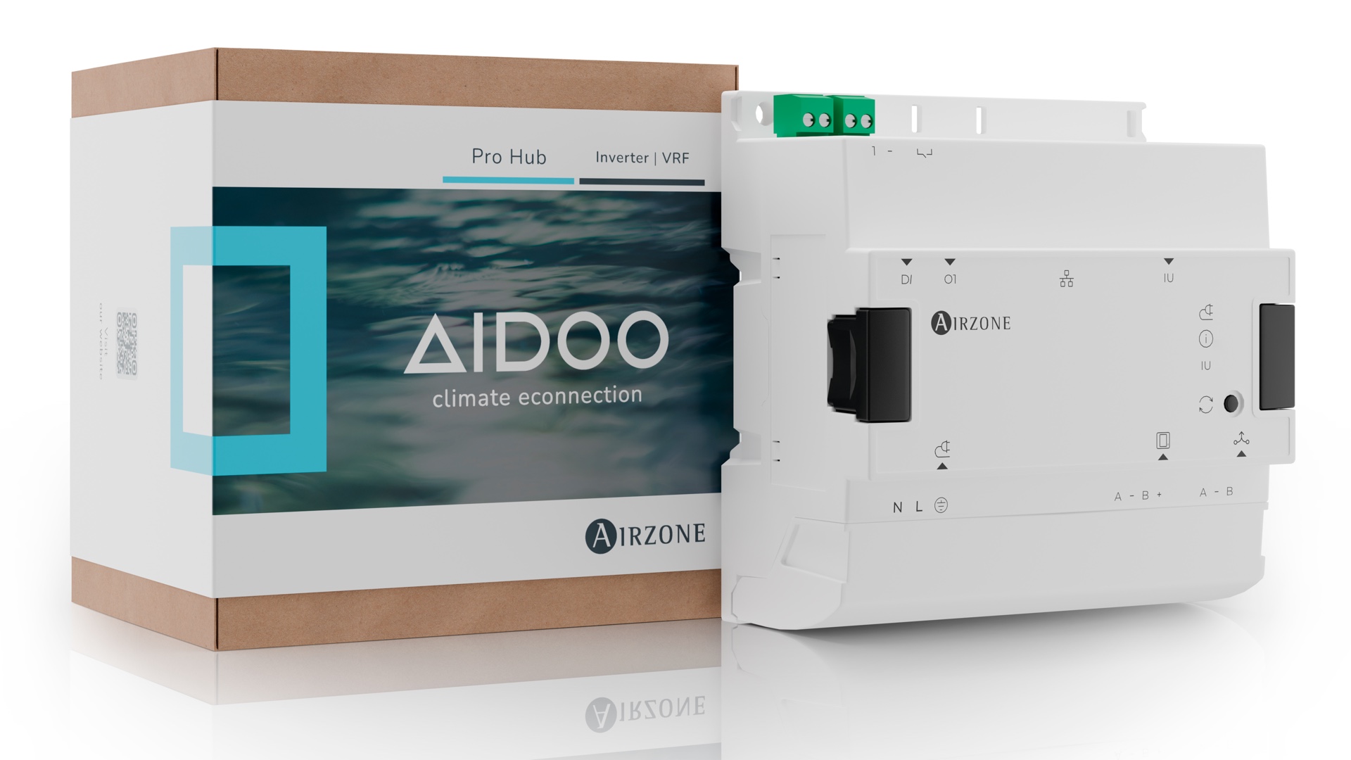 Module Aidoo Pro Hub d’Airzone sur rail DIN, avec son emballage, bornier de bus et repères de raccordement