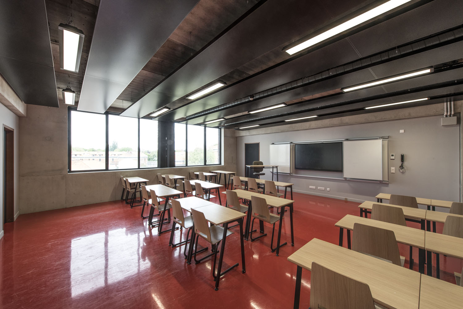 ©QLIMATE JC Ballot - Salles de classe du bâtiment Eco Campus à Vitry-sur-Seine (94) – Centre de formation professionnelle dans les métiers du bâtiment et de la transition énergétique