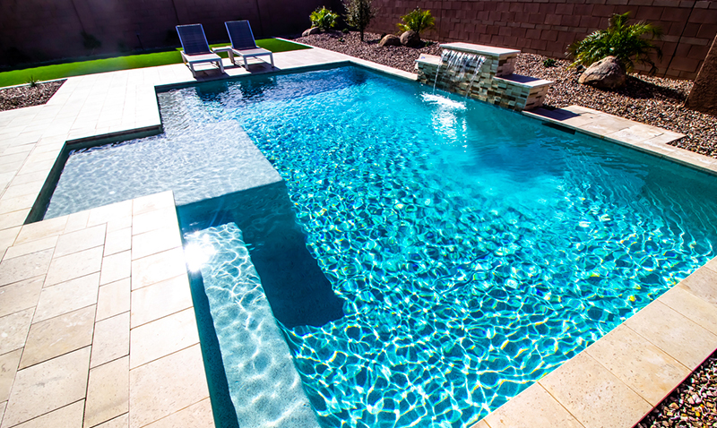 Margelle pour piscine en carrelage