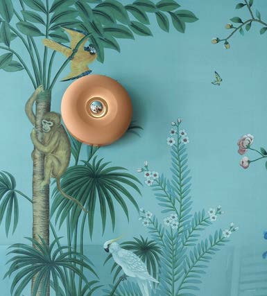 L'applique murale, ou plafonnier, Bellota imaginée par Giorgio Biscaro pour Ferroluce est tout en rondeur