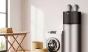 Pompes à chaleur GREE installées devant un bâtiment avec des techniciens en intervention