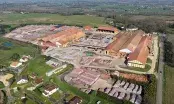 Ligne de fabrication de tuiles en terre cuite avec un four tunnel modernisé industriellement