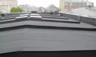 La toiture-terrasse du bâtiment de la RATP