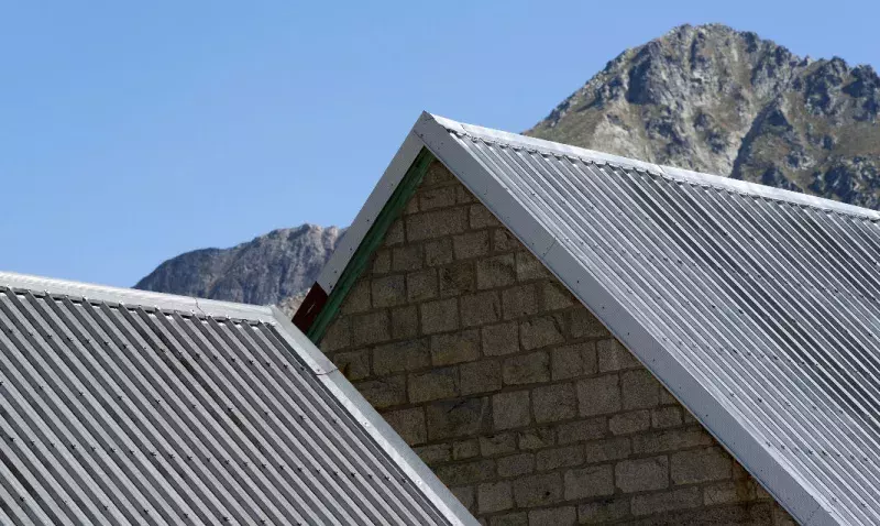 Pose de toiture en bac acier