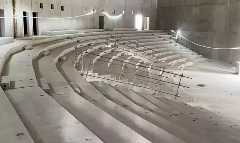 Blocs de béton fabriqués à partir de traverses ferroviaires recyclées pour le cirque