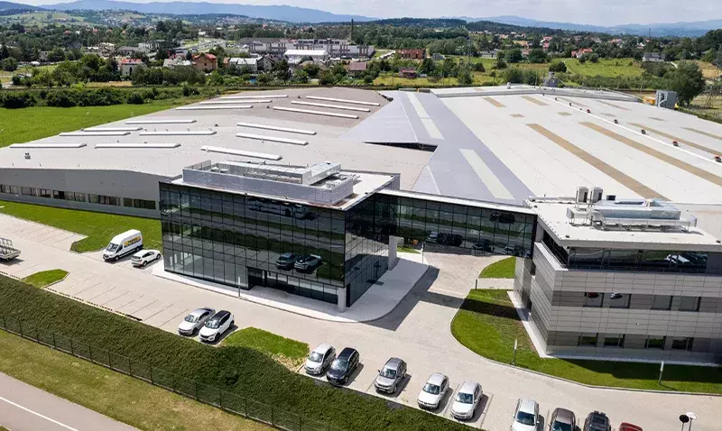 DAKO : fenêtres bois sur mesure et personnalisation architecturale