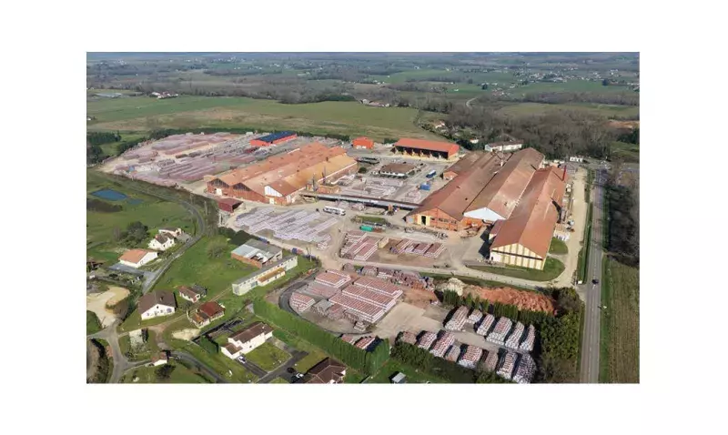 Usine EDILIANS de Saint-Geours-d’Auribat produisant des tuiles terre cuite, vue extérieure