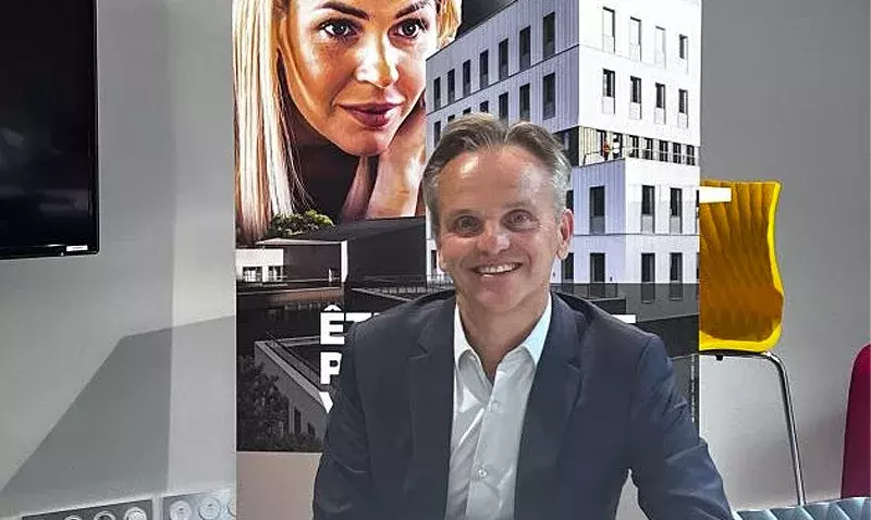 Immeuble de bureaux moderne à Toulouse illustrant l’investissement immobilier tertiaire