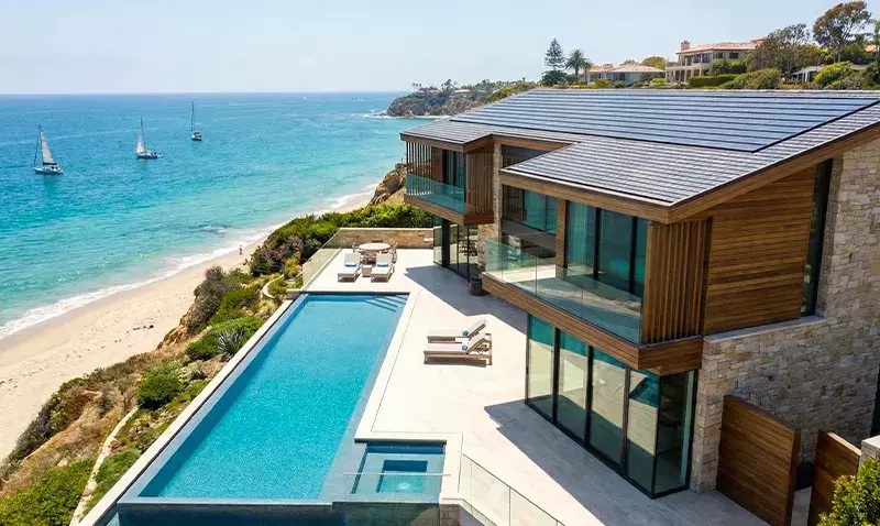 Bâtiment tertiaire : comment intégrer le photovoltaïque dans vos projets de rénovation ?