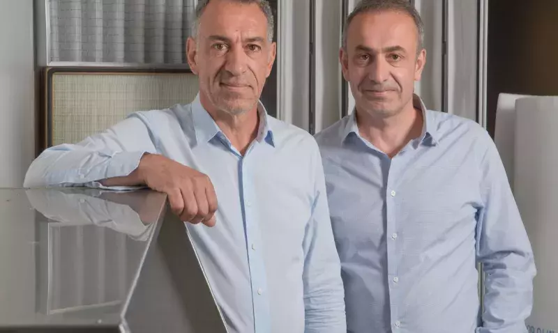 À gauche, Arnaud Harang et à droite, Florent Harang, désormais aux commandes.