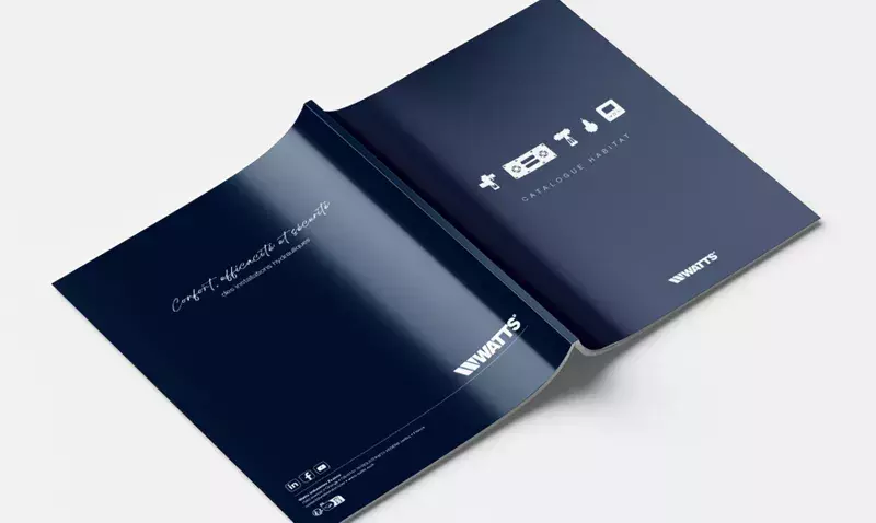 Deux catalogues WATTS pour la plomberie et le génie climatique, Habitat et Bâtiment, côte à côte