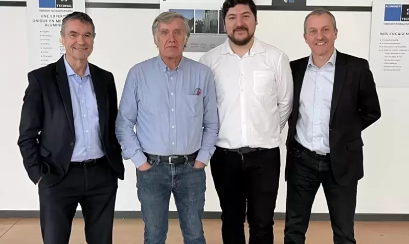 De gauche à droite : Thierry Luce Président Groupe LORILLARD, Jean Claude Sot dirigeant historique France 2000, Jean Baptiste Sot Directeur Général France 2000 et Olivier Vincent Directeur Général Groupe LORILLARD © Groupe Lorillard