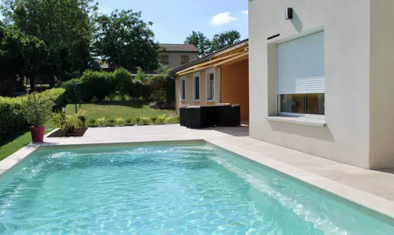 France Fermetures : volet roulant solaire