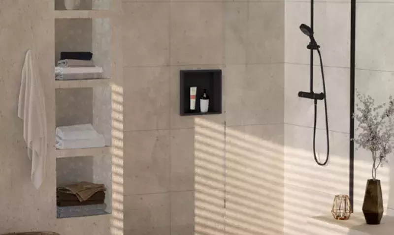 Trois solutions WATTS pour installer facilement meubles suspendus et rangements en salle de bains